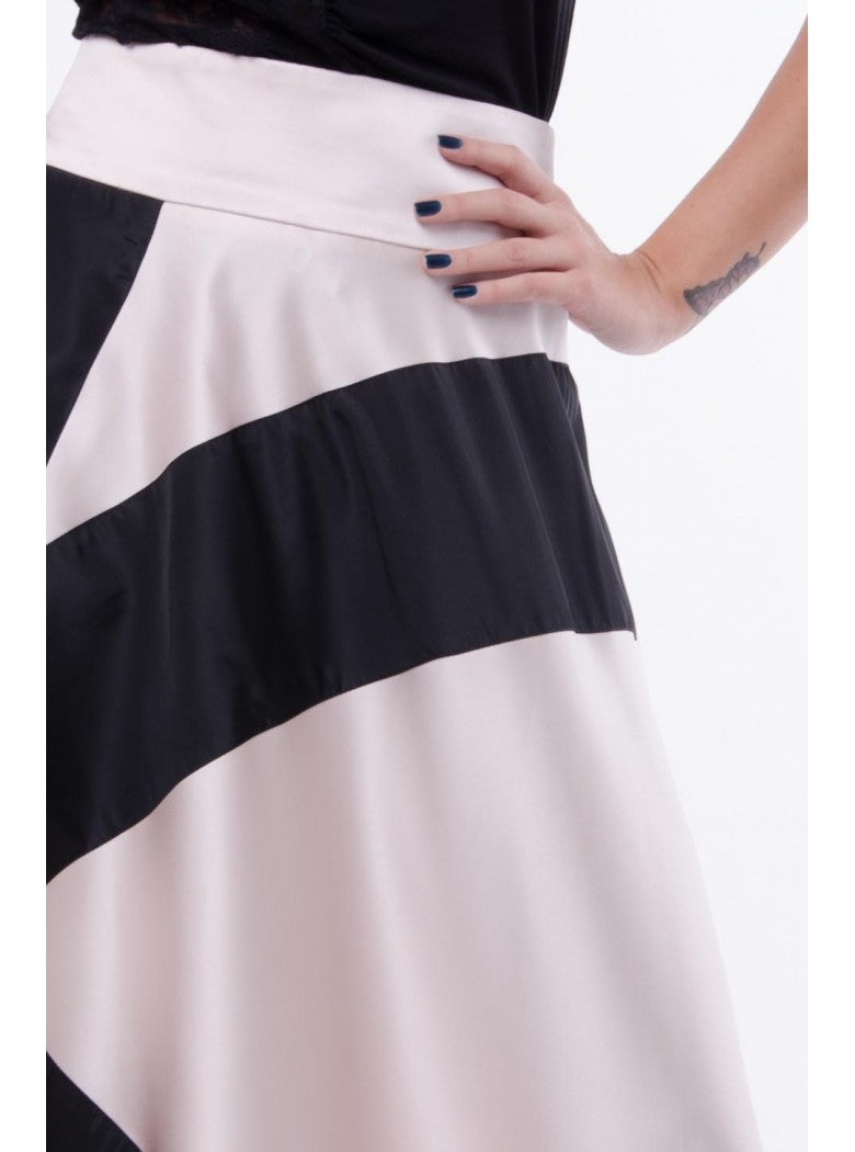 Fusta tafta fixa cu aplicatie in contrast – ivory & negru.