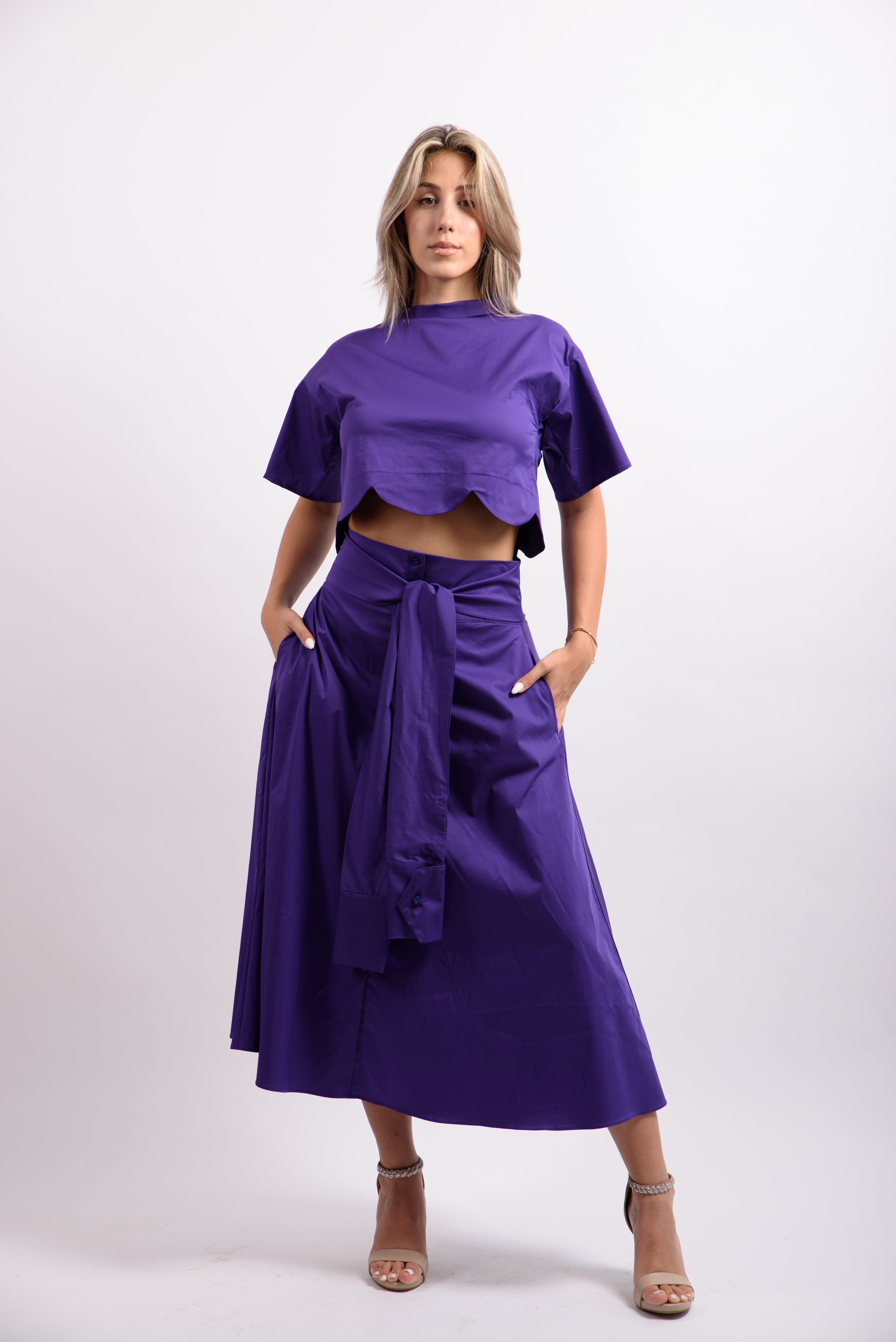 Fusta cu maneci - bej.